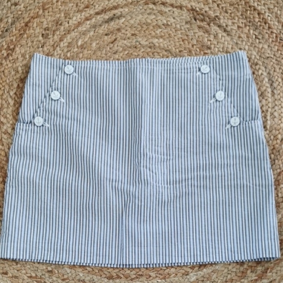 Tommy Hilfiger Dresses & Skirts - Tommy Hilfiger seersucker coastal striped nautical blue and grey skirt. Size 12